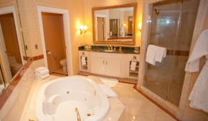 bathroom-at-venetian-resort-hotel-casino