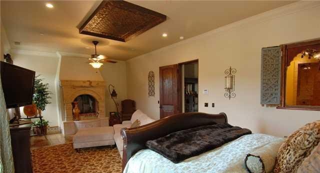 Bachelor-Mansion-Bedroom