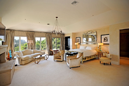 Tim McGraw & Faith Hill- Master Bedroom