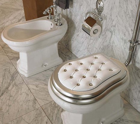 Upholstered Toilet by Lineatre